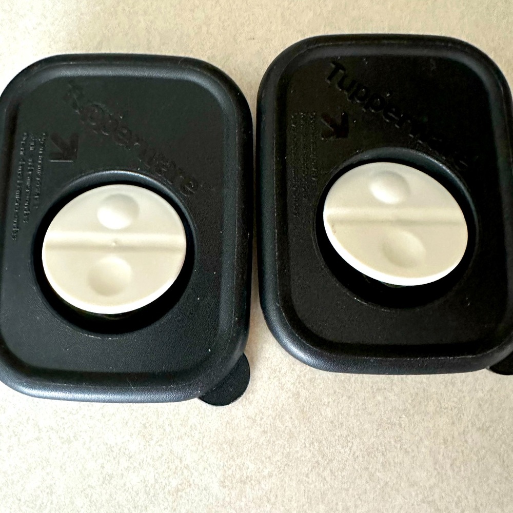 TUPPERWARE Rock N Serve Replacement VENTED LID Seal Only Black, quantity 2